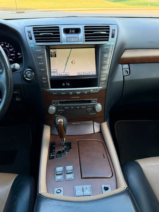 2012 Lexus LS 4th Gen - Image 14 of 18