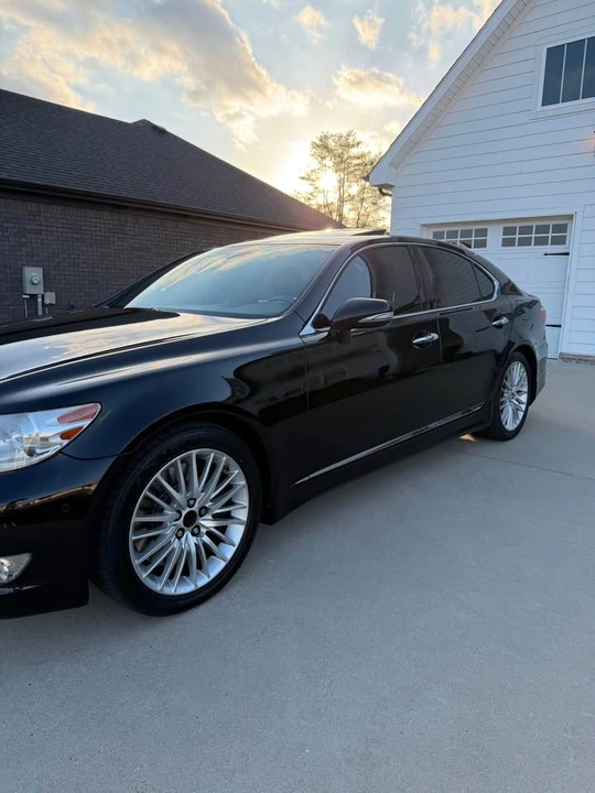 2012 Lexus LS 4th Gen - Image 8 of 18