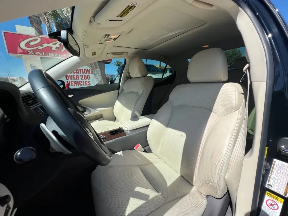 2012 Lexus LS 4th Gen - Image 3 of 9