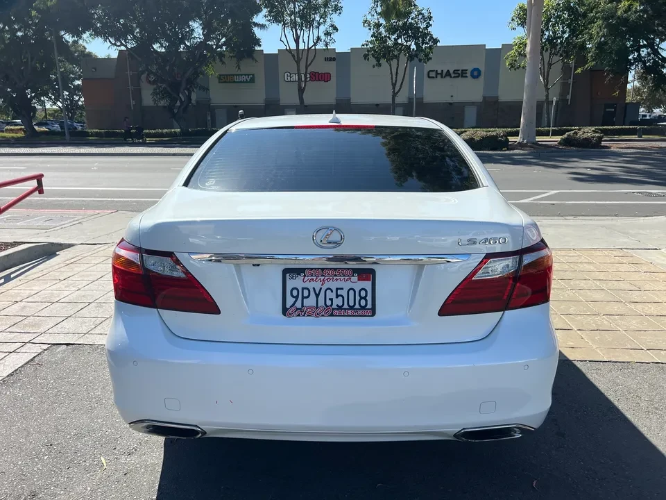2012 Lexus LS 4th Gen - Image 7 of 10