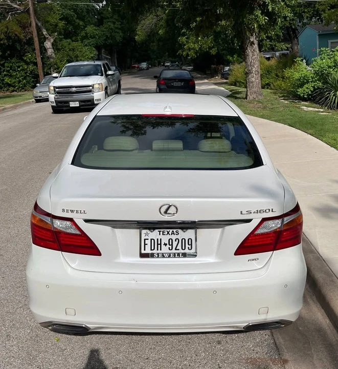 2012 Lexus LS 4th Gen - Image 5 of 12