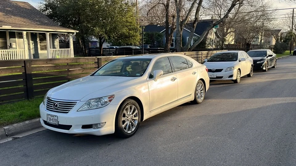 2012 Lexus LS 4th Gen - Image 2 of 12