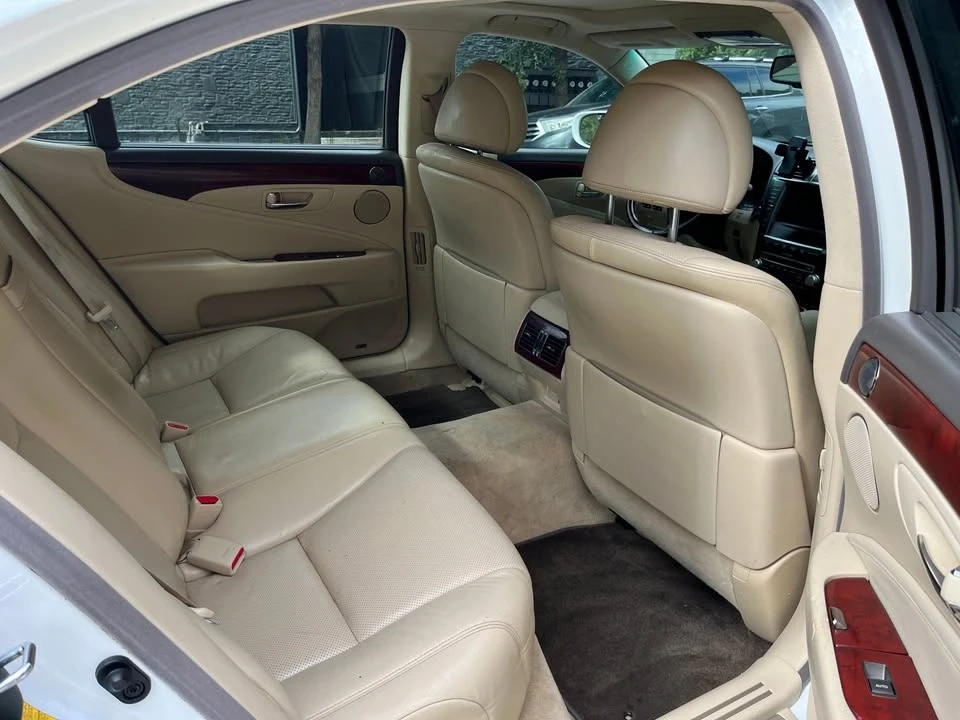 2012 Lexus LS 4th Gen - Image 7 of 12