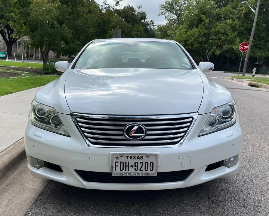 2012 Lexus LS 4th Gen - Image 4 of 12