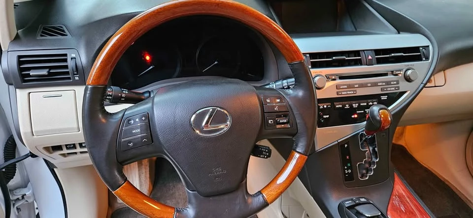 2012 Lexus RX 3rd Gen - Image 13 of 19