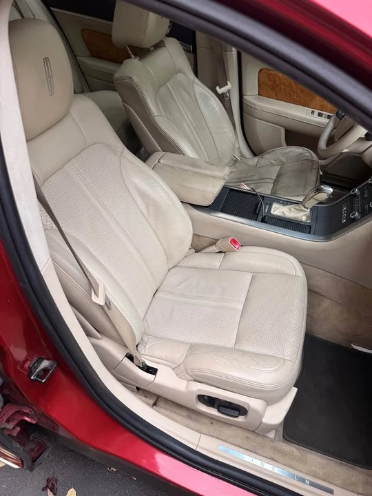 2012 Lincoln MKS - Image 7 of 10
