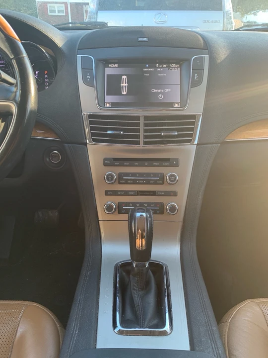 2012 Lincoln MKT - Image 10 of 20