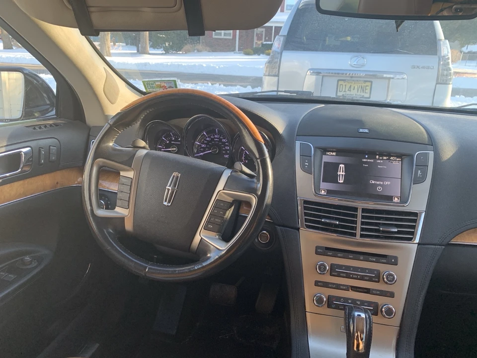 2012 Lincoln MKT - Image 11 of 20