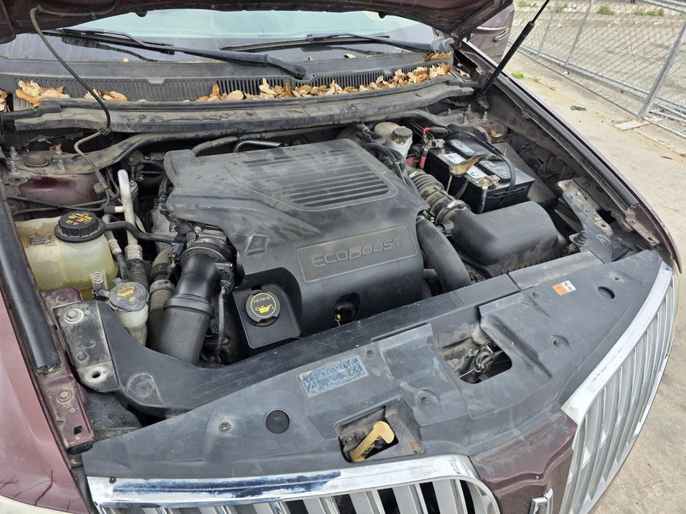 2012 Lincoln MKT - Image 14 of 16