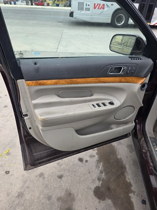 2012 Lincoln MKT - Image 9 of 16
