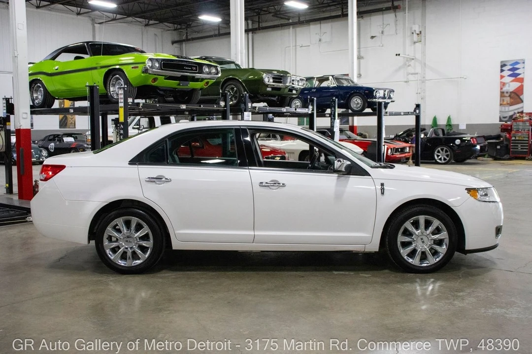 2012 Lincoln MKZ - Image 8 of 31