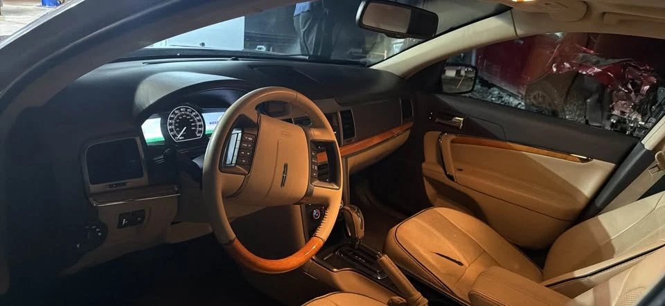 2012 Lincoln MKZ - Image 8 of 9