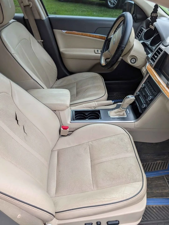 2012 Lincoln MKZ - Image 4 of 9