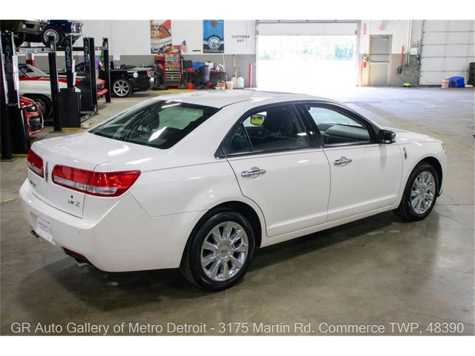 2012 Lincoln MKZ - Image 7 of 31
