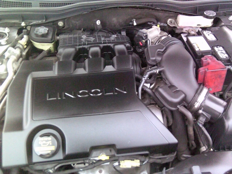 2012 Lincoln MKZ - Image 10 of 21
