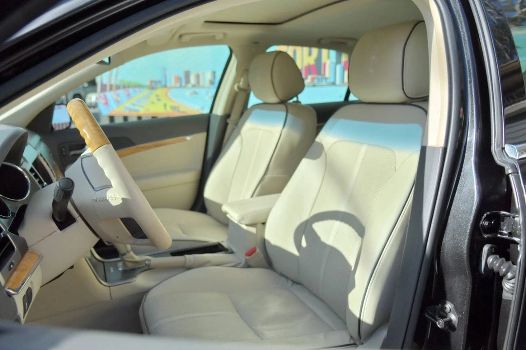 2012 Lincoln MKZ - Image 4 of 12