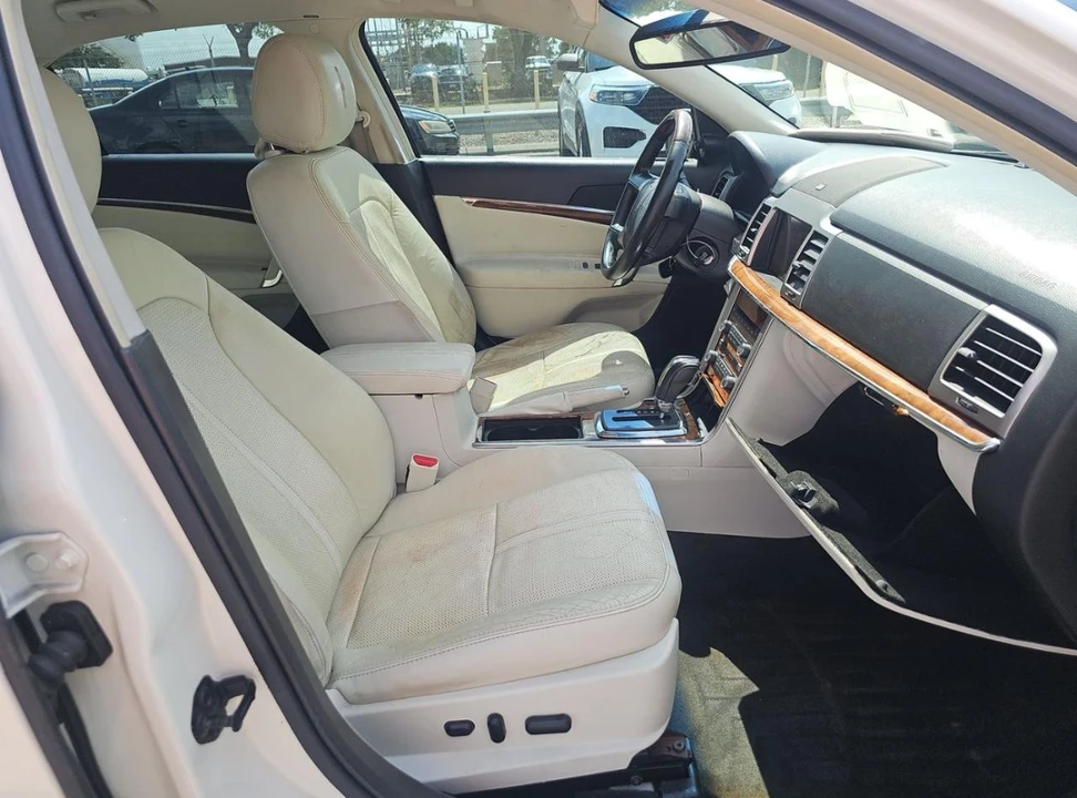 2012 Lincoln MKZ - Image 11 of 16