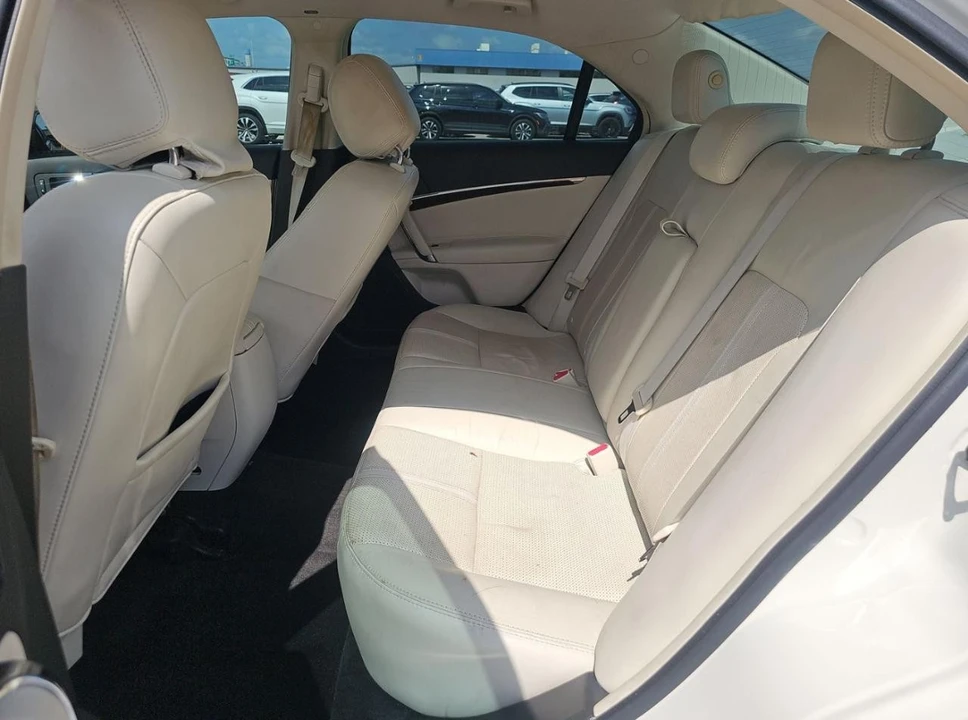2012 Lincoln MKZ - Image 13 of 16