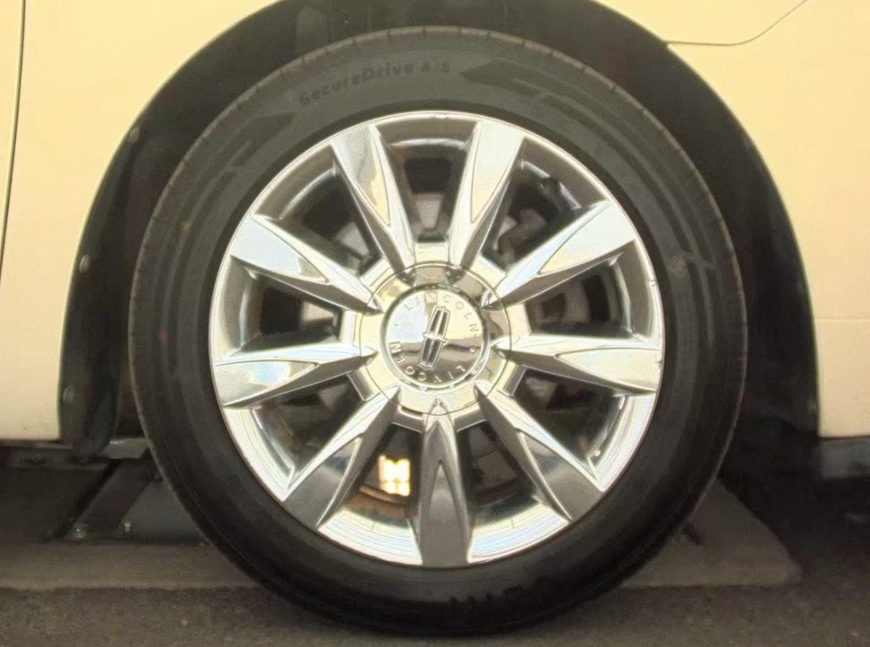 2012 Lincoln MKZ - Image 7 of 16