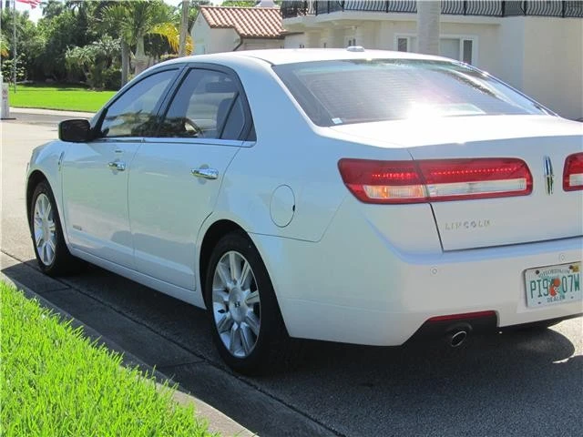 2012 Lincoln MKZ - Image 10 of 12