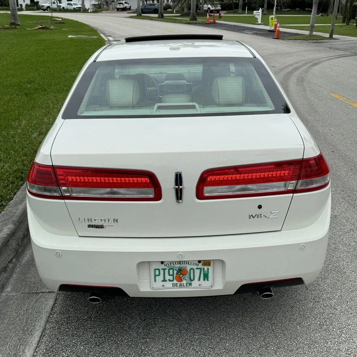 2012 Lincoln MKZ - Image 10 of 12