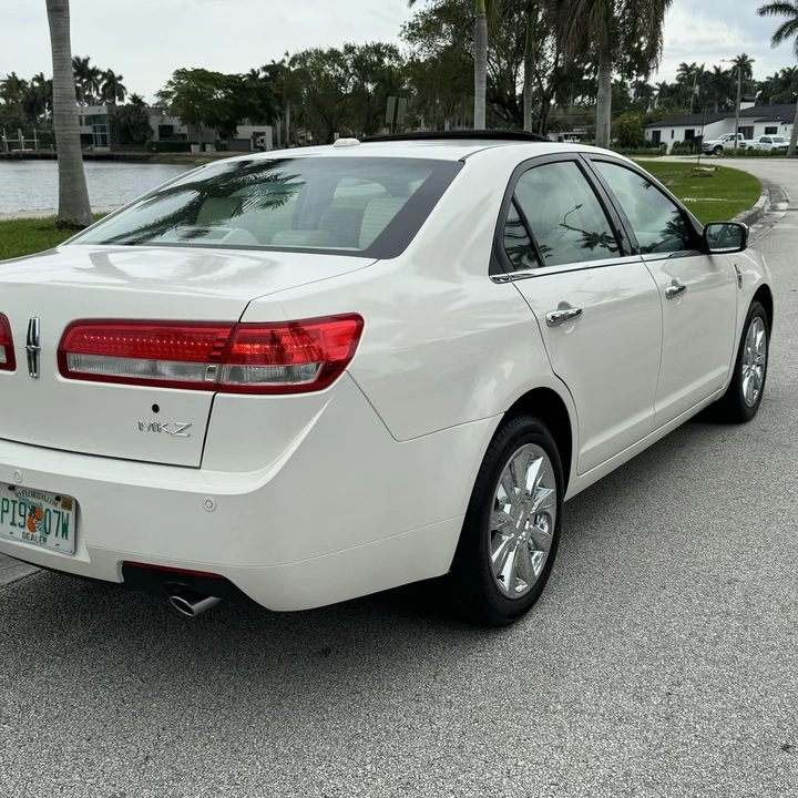 2012 Lincoln MKZ - Image 11 of 12