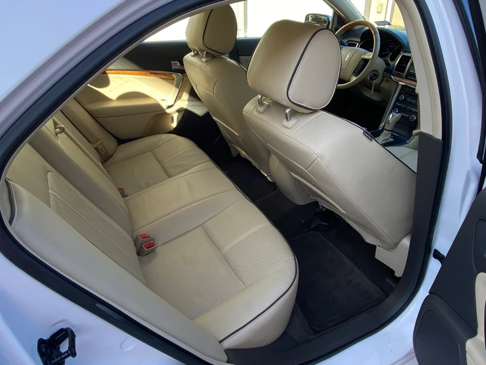 2012 Lincoln MKZ - Image 18 of 21