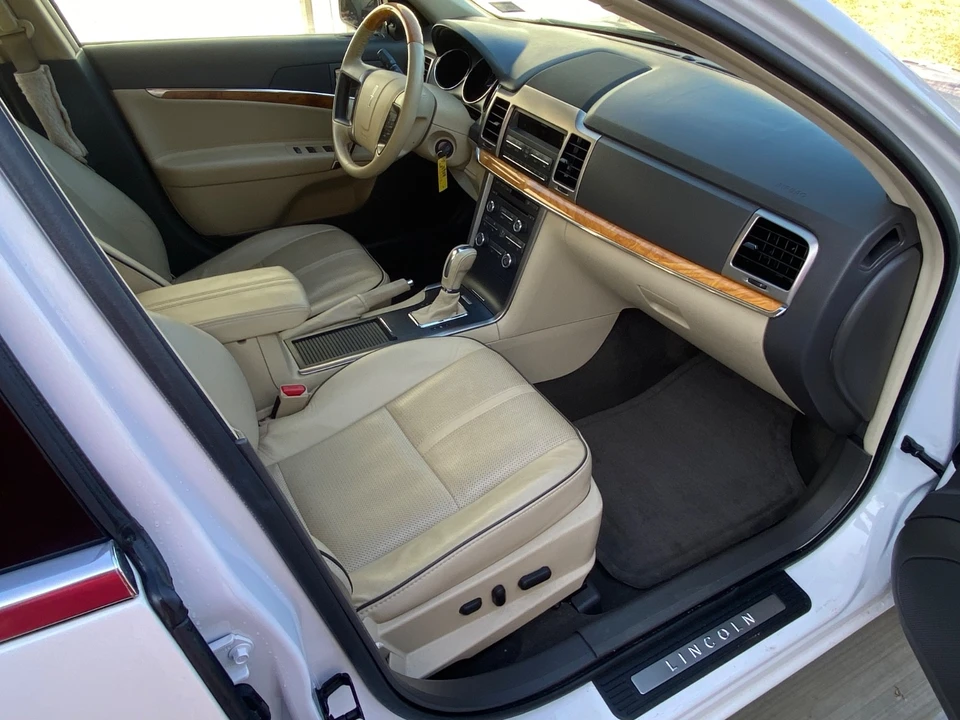 2012 Lincoln MKZ - Image 16 of 21