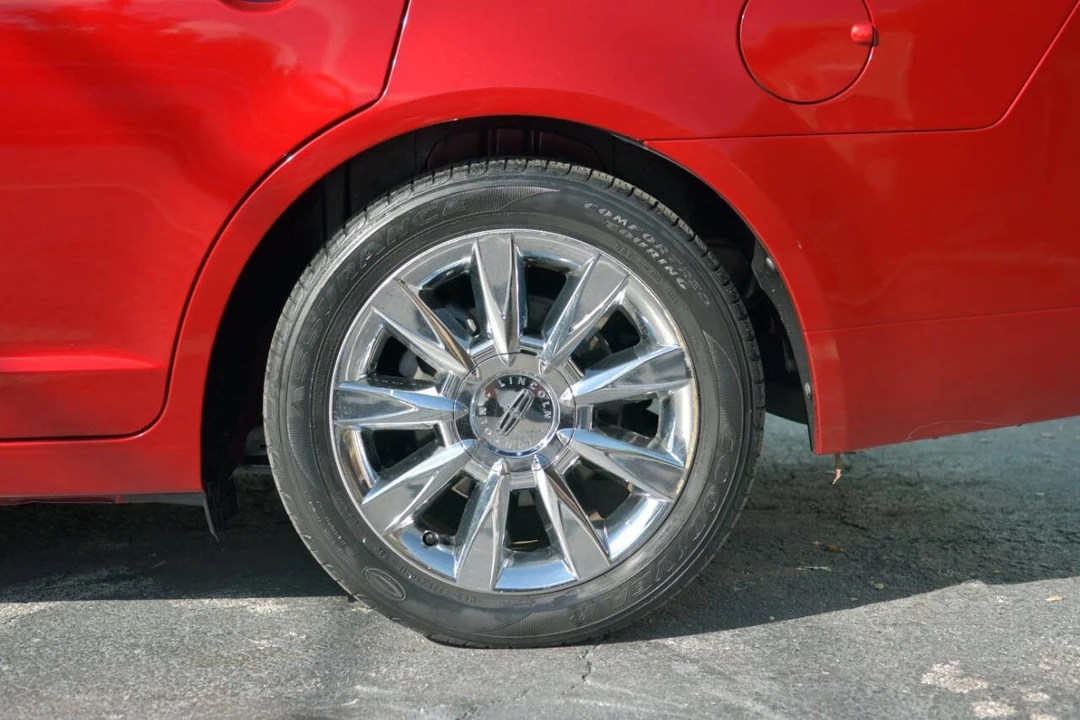 2012 Lincoln MKZ - Image 10 of 12