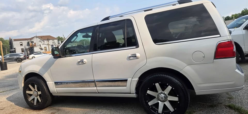 2012 Lincoln Navigator 3rd Gen - Image 8 of 15