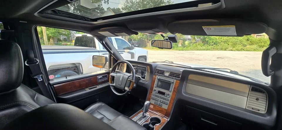 2012 Lincoln Navigator 3rd Gen - Image 3 of 15