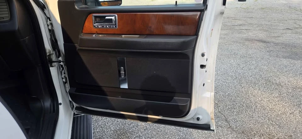 2012 Lincoln Navigator 3rd Gen - Image 5 of 15