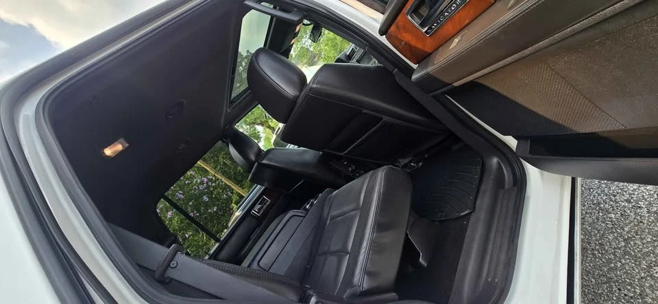 2012 Lincoln Navigator 3rd Gen - Image 4 of 15
