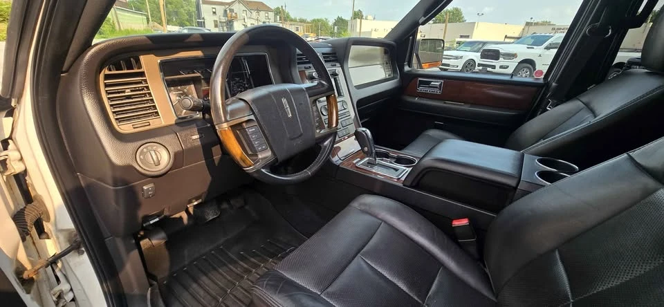 2012 Lincoln Navigator 3rd Gen - Image 14 of 15