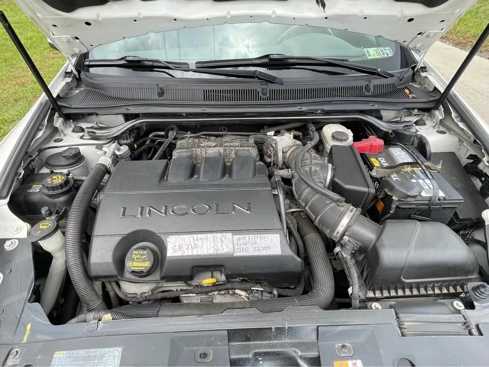 2012 Lincoln MKS - Image 16 of 17