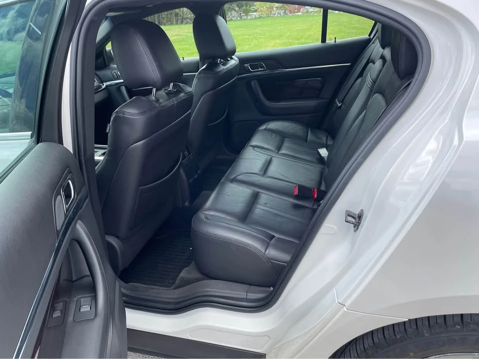 2012 Lincoln MKS - Image 10 of 17