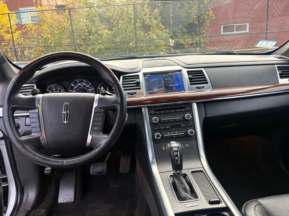 2012 Lincoln MKS - Image 4 of 15