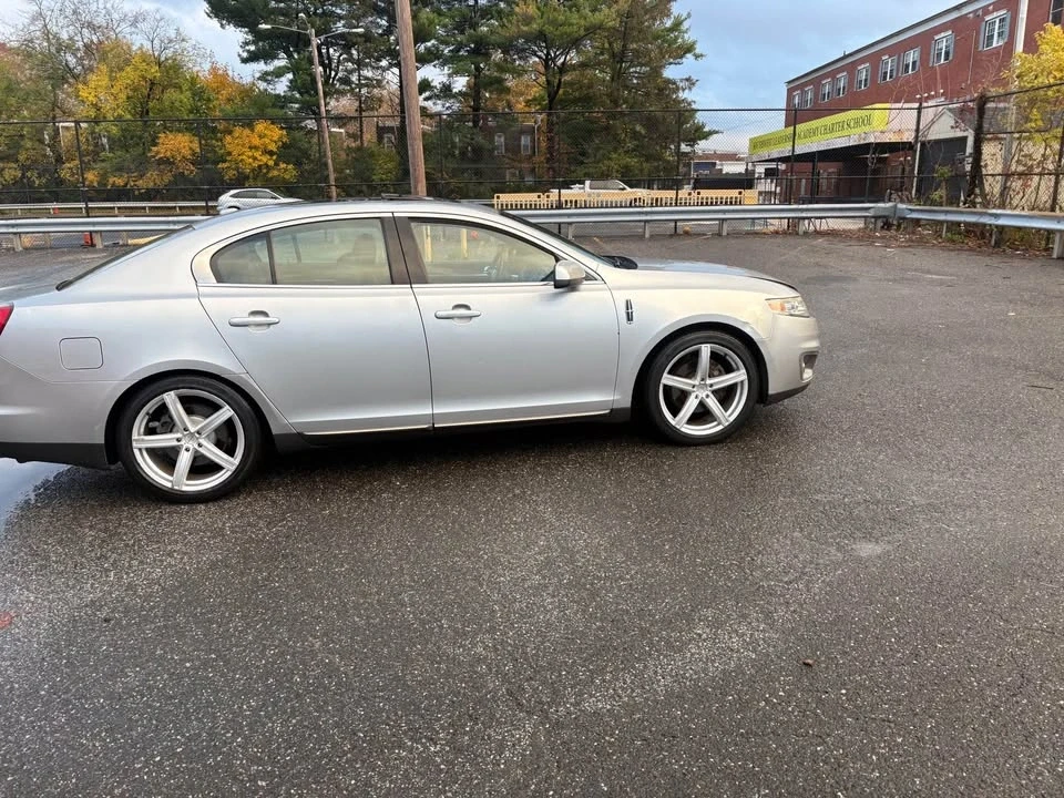 2012 Lincoln MKS - Image 10 of 15