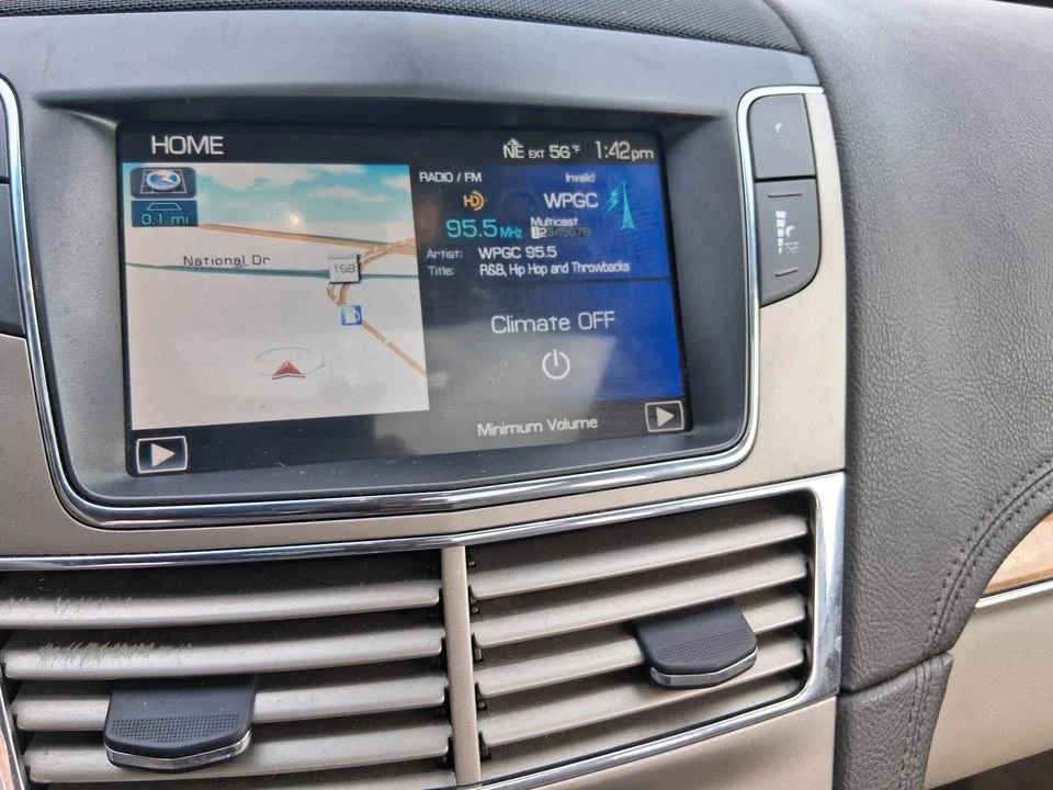 2012 Lincoln MKT - Image 8 of 10