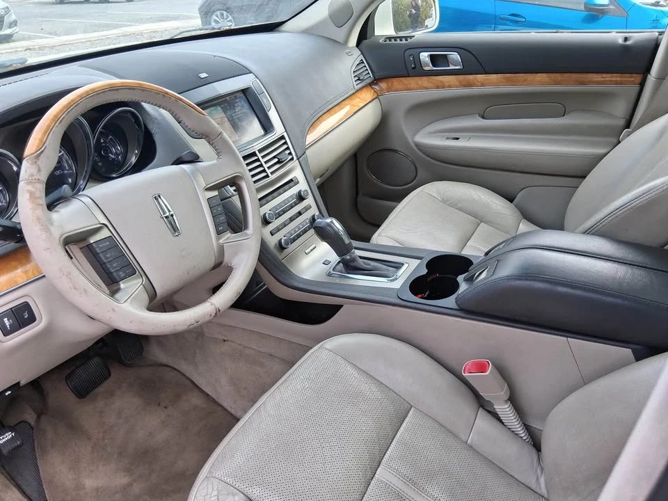 2012 Lincoln MKT - Image 7 of 10
