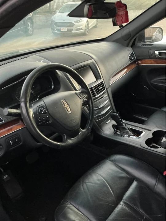2012 Lincoln MKT - Image 5 of 7