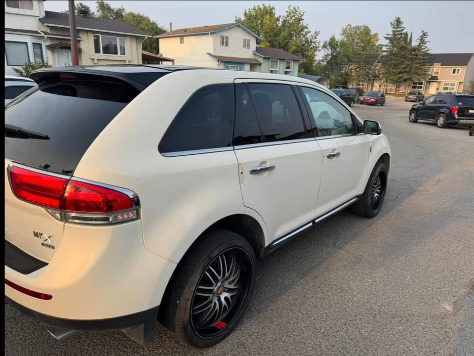 2012 Lincoln MKX - Image 11 of 13
