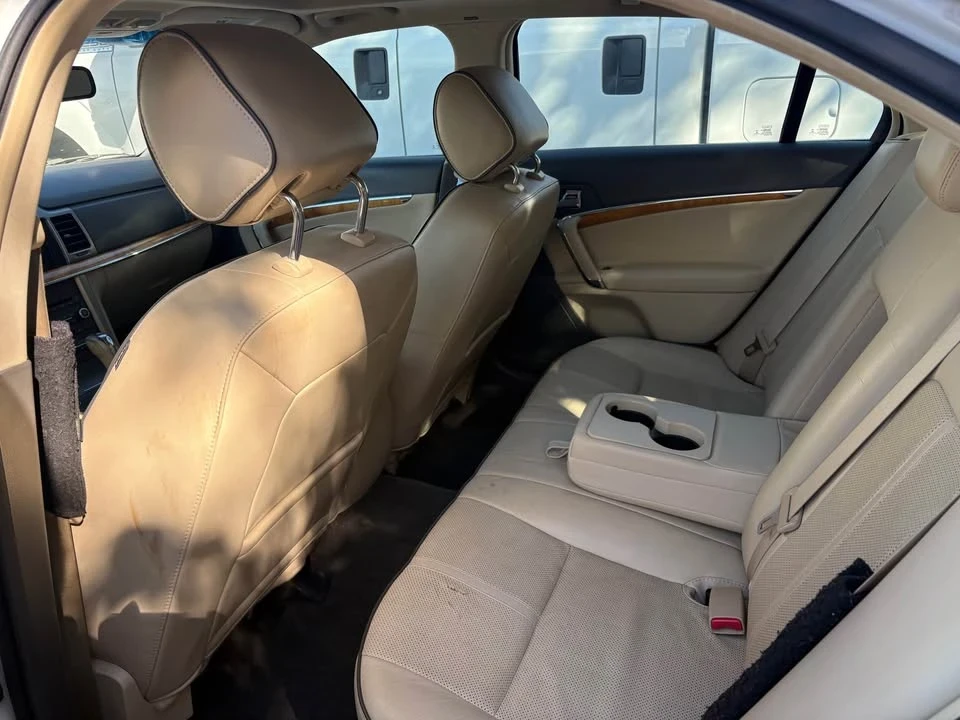 2012 Lincoln MKZ - Image 8 of 9