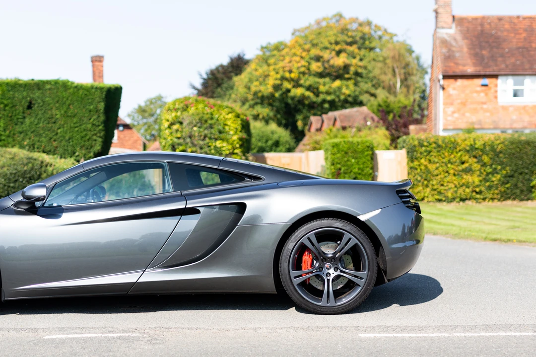 2012 McLaren MP4-12C - Image 10 of 31