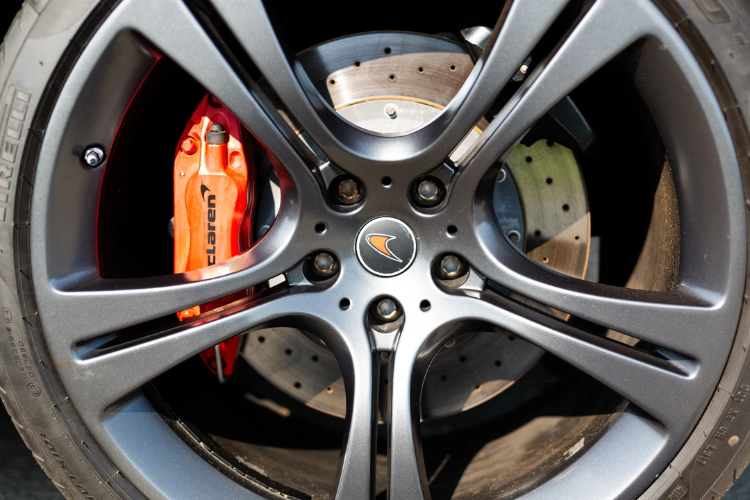 2012 McLaren MP4-12C - Image 14 of 31