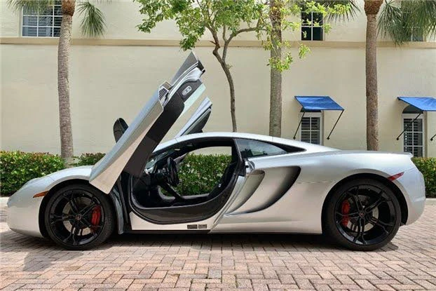 2012 McLaren MP4-12C - Image 9 of 11