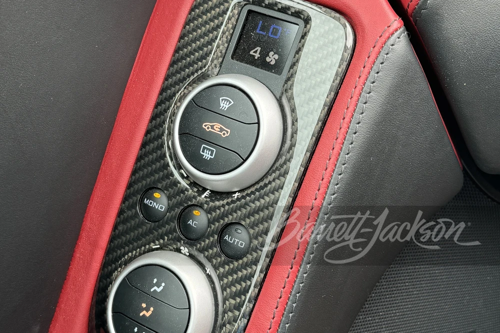 2012 McLaren MP4-12C - Image 7 of 10