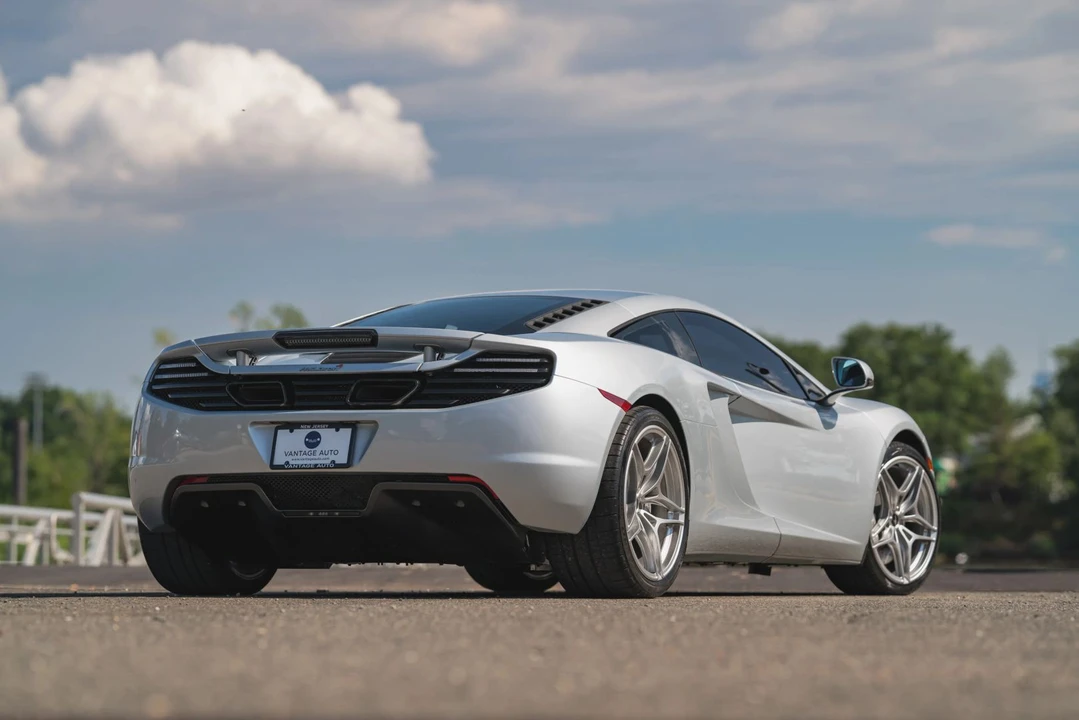 2012 McLaren MP4-12C - Image 15 of 16