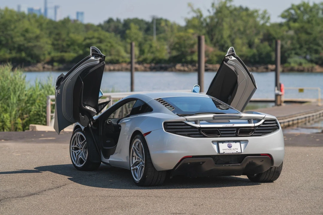 2012 McLaren MP4-12C - Image 4 of 16