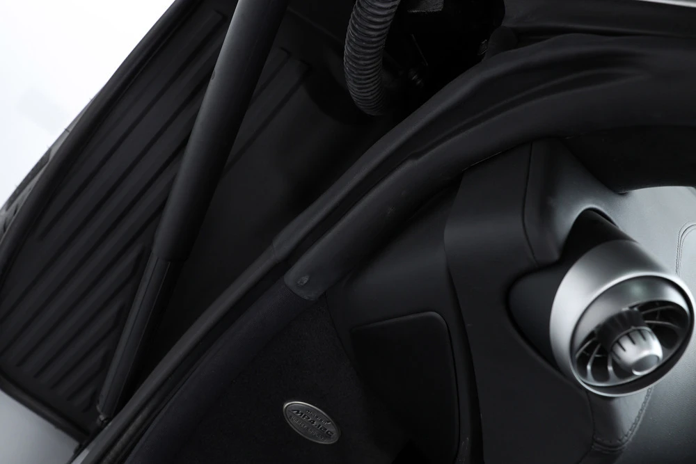 2012 McLaren MP4-12C - Image 8 of 31